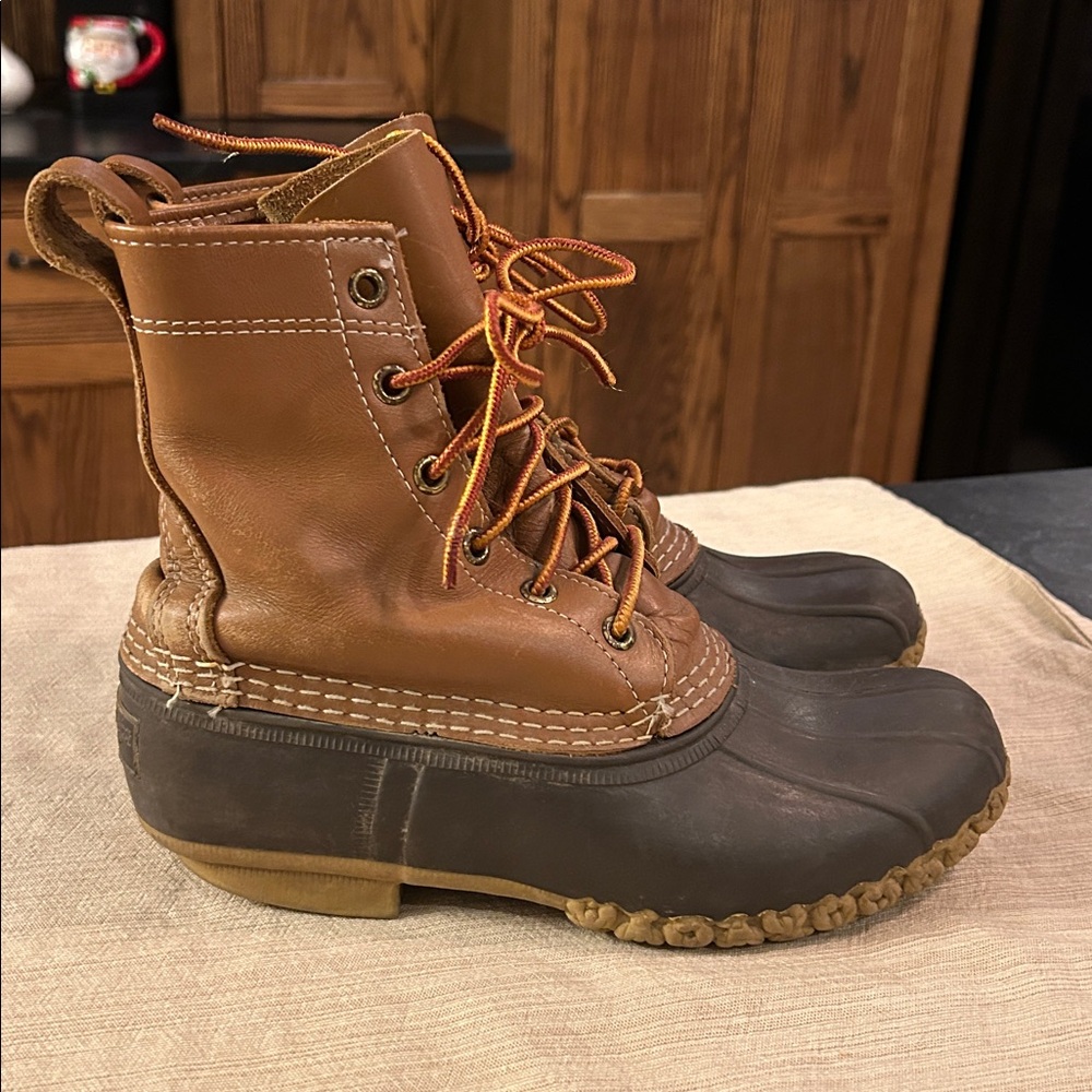 LL Bean Boots 8” tall, rubber leather winter‎ hiking outdoor women’s Size 6